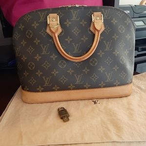 Louis Vuitton Alma PM